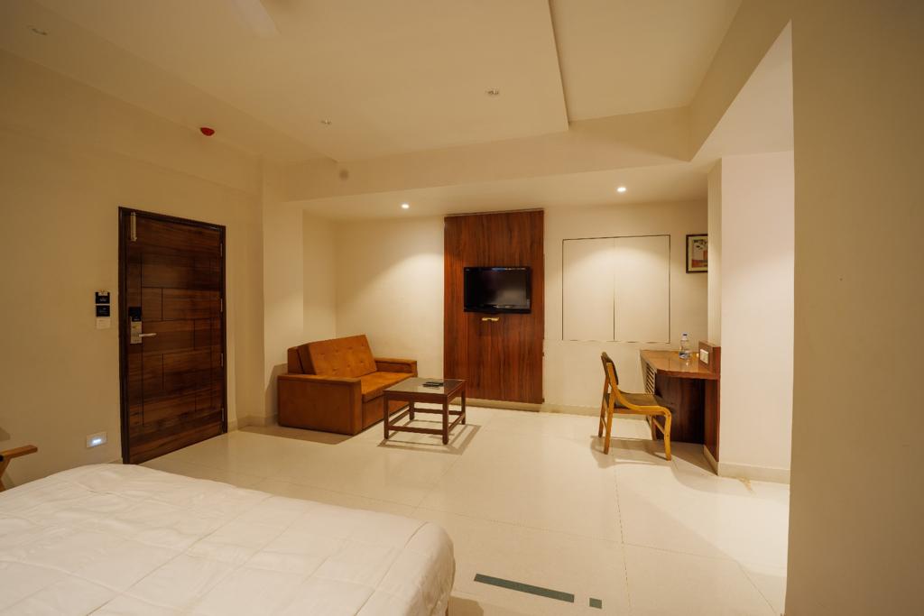 room royal suite-05